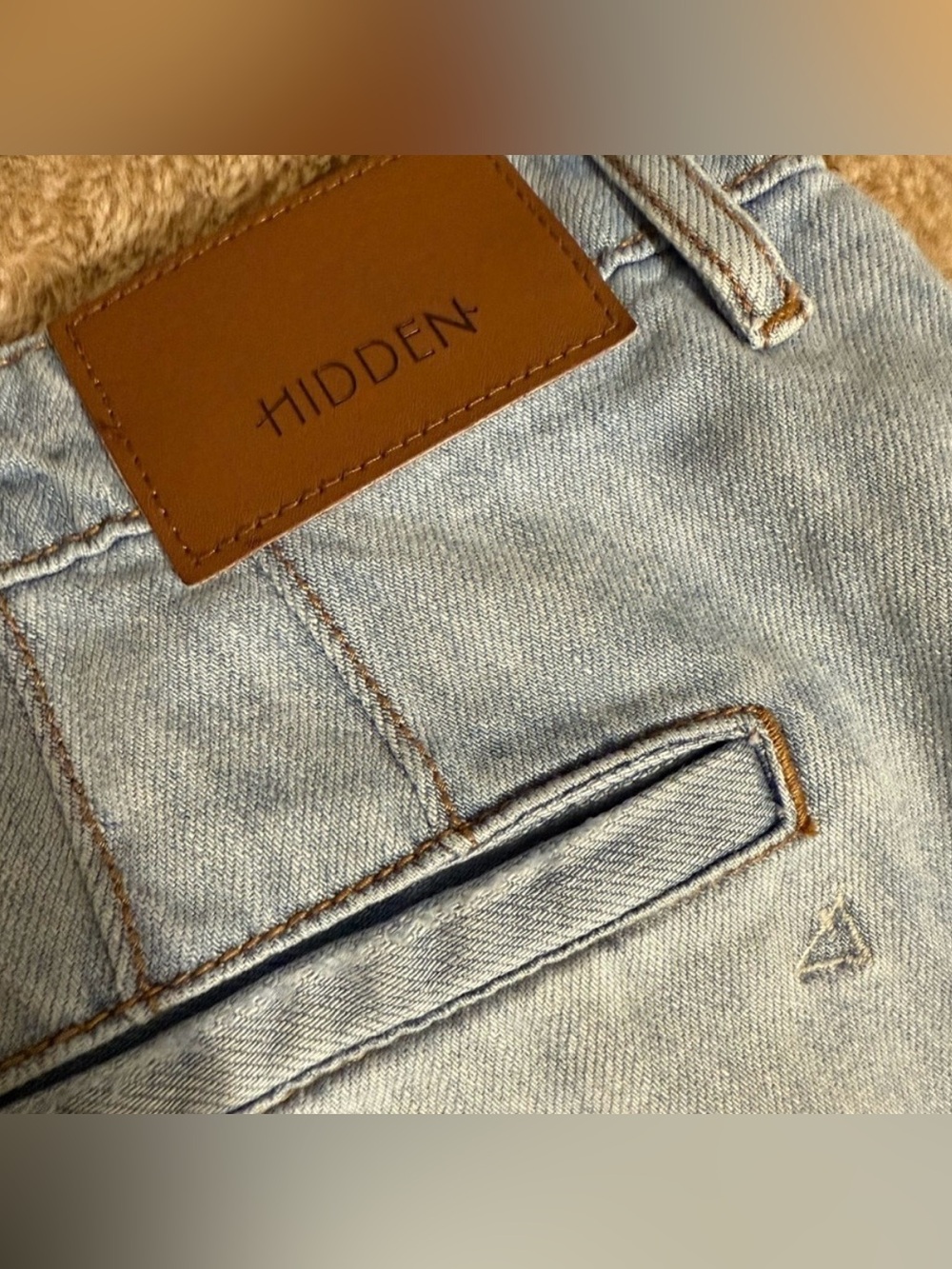 Hidden Jeans - Picture 2 of 3